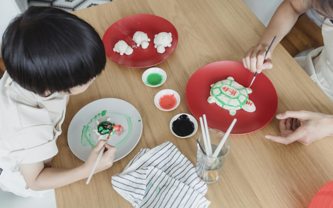 Messy Hands, Happy Hearts: Simple Crafts for Little Artists!